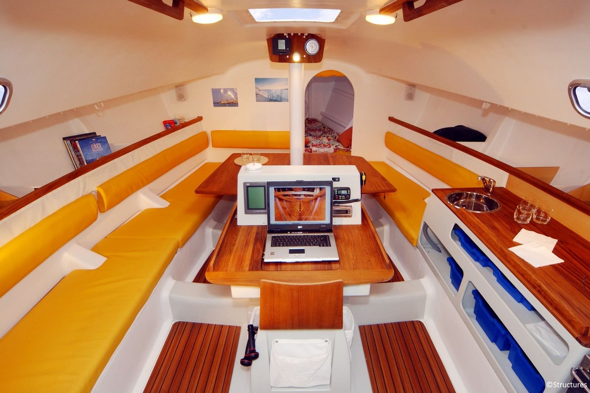 fastsailing-greece-pogo40-interior-photo