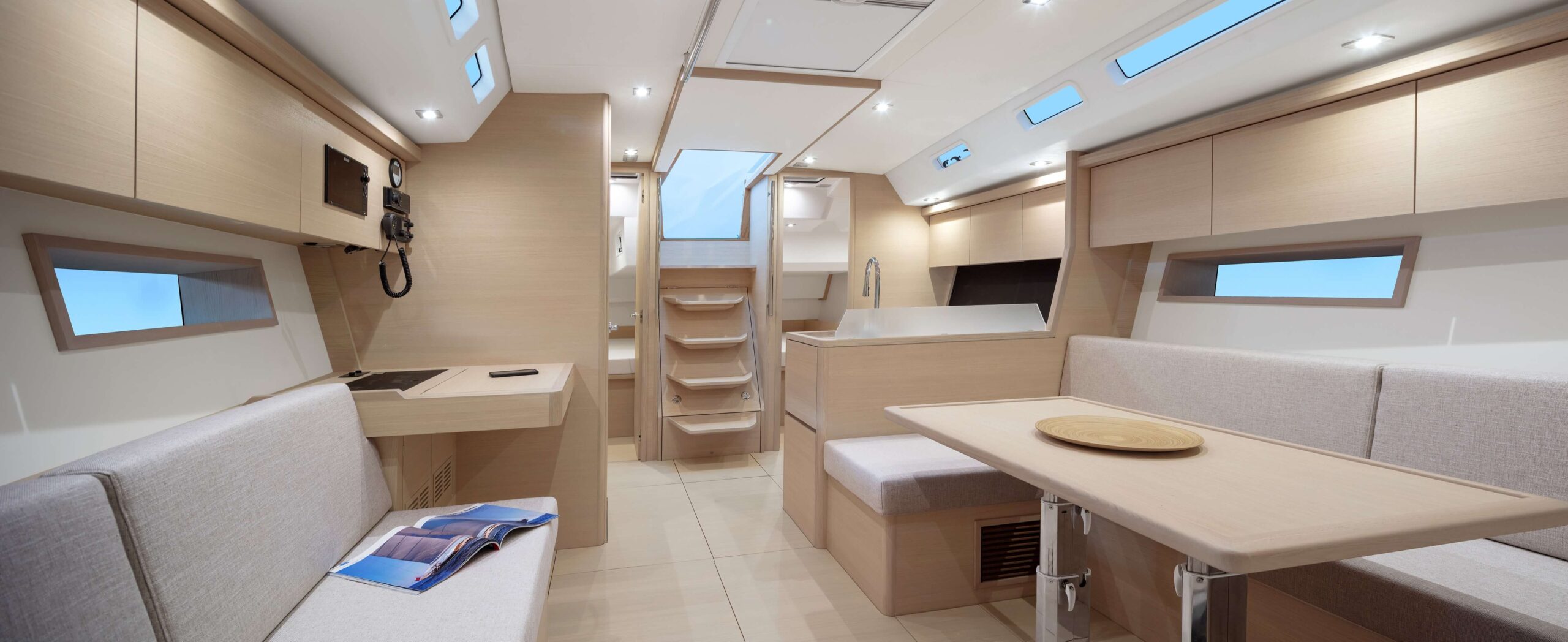 solaris44-charter-fastsailing-greece-cabin