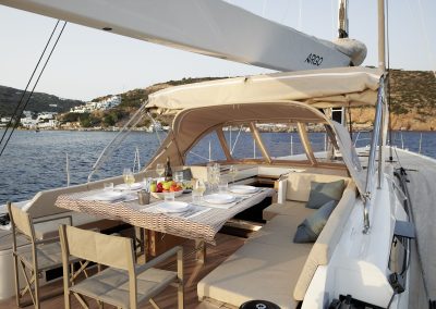 Solaris60 Fastsailing cockpit dining