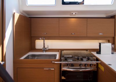 first44-charter-fastsailing-greece-kitchen