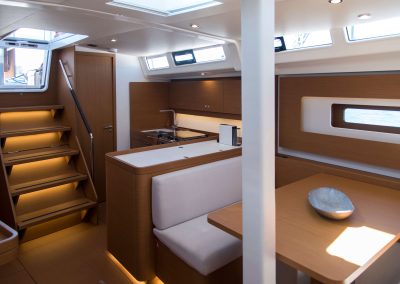 first44-charter-fastsailing-greece-saloon-2