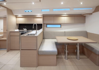 solaris44-charter-fastsailing-greece-saloon